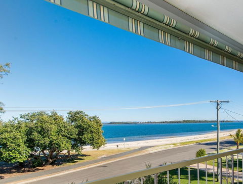 VIEWS VIEWS VIEWS! Front Top Floor Waterfront Unit - Chnook Apartments South Esp, Bongaree - Holiday Adelaide 0