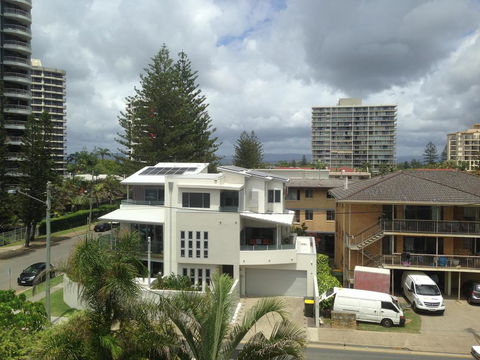 Villa Garfield Surfers Paradise - Holiday Adelaide 1