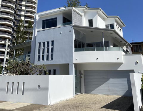 Villa Garfield Surfers Paradise - Holiday Adelaide 0