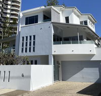 Villa Garfield Surfers Paradise - Holiday Adelaide