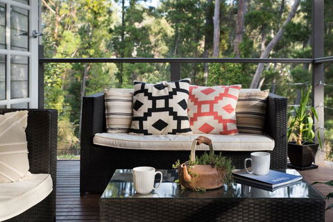 Viola @ Hepburn Springs - Holiday Adelaide 2