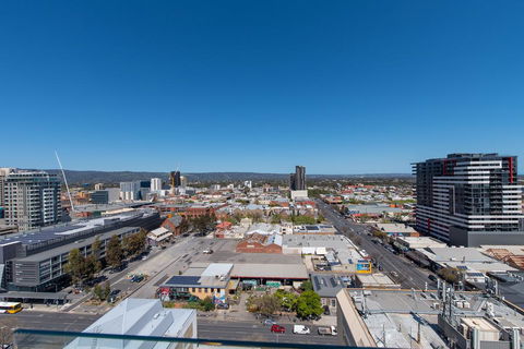 Vision On Morphett Adelaide Central - Holiday Adelaide 2