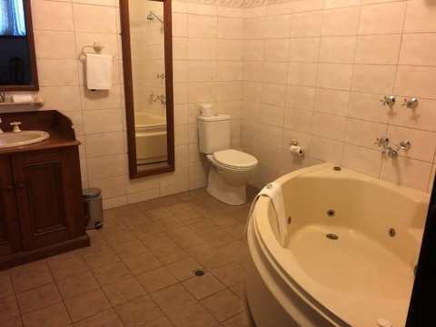 Vue Grand Hotel - Holiday Adelaide 1