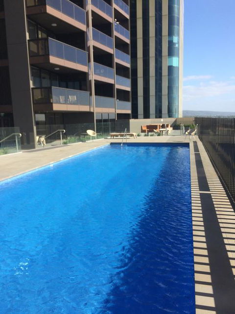VUE Penthouse On King William - Holiday Adelaide 3