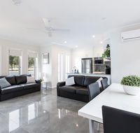 Wagga Apartments 1 - Holiday Adelaide