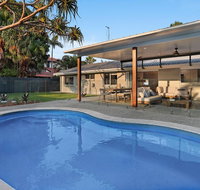 Walk to Hastings Street Noosa Sound - Holiday Adelaide