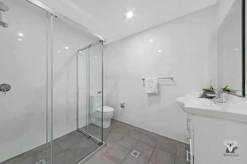 WARRICK FRAM 3 BEDS APT FREE PARKING WALK TO WESTFIELD CLOSE TO HOSPITAL NWF003 - Holiday Adelaide 3