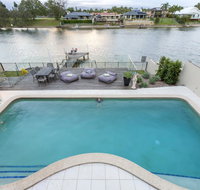Waterfront Entertainer - Holiday Adelaide