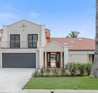 Waterfront luxury Noosa Heads - Holiday Adelaide