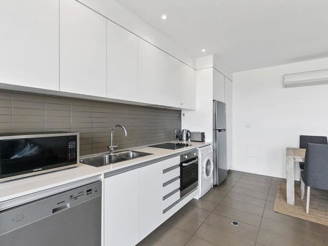 WATERFRONT SEVEN - In The Heart Of Lorne - Holiday Adelaide 1
