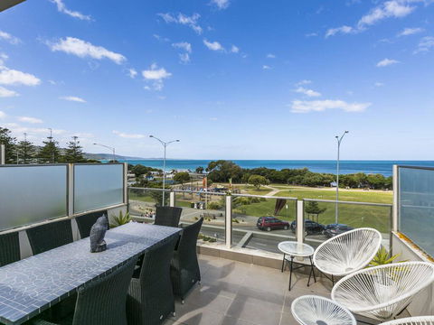WATERFRONT THREE- In The Heart Of Lorne - Holiday Adelaide 0