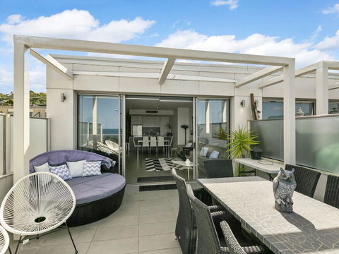 WATERFRONT THREE- In The Heart Of Lorne - Holiday Adelaide 1