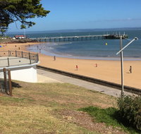 WaterfrontWaves - Holiday Adelaide