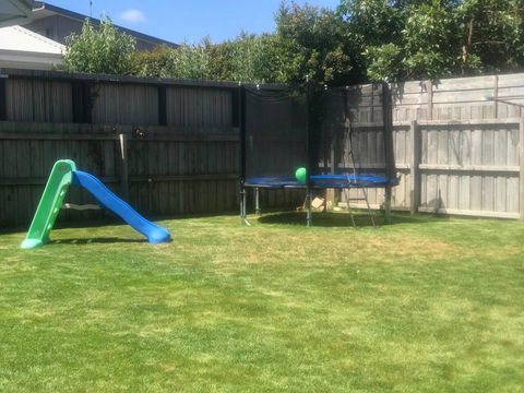 The Perfect Zone- SLEEPS 12 - Holiday Adelaide 4