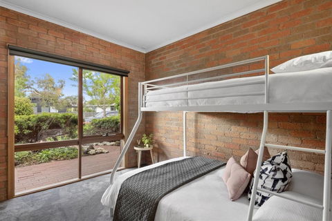 The Perfect Zone- SLEEPS 12 - Holiday Adelaide 14