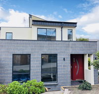 Apollo Bay Seal Apartments - Holiday Adelaide