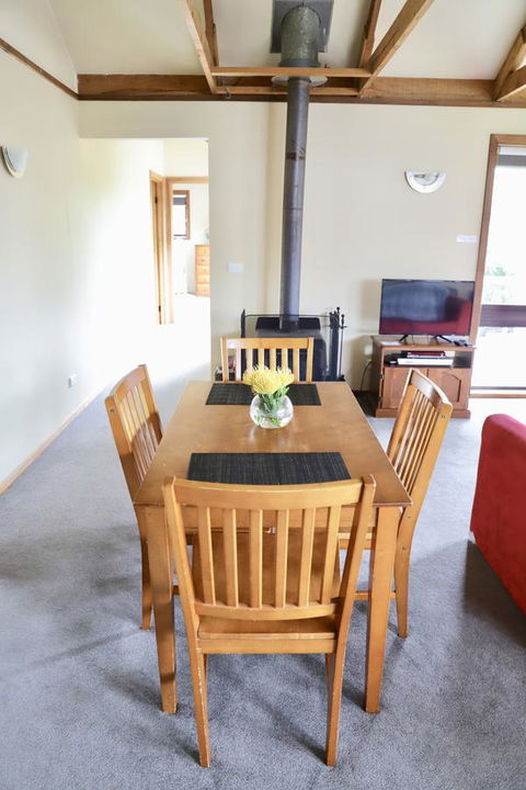 Red Ceder Cottage - Great Ocean Road - Port Campbell - Holiday Adelaide 15