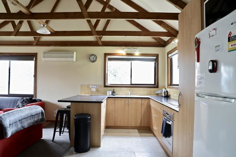 Red Ceder Cottage - Great Ocean Road - Port Campbell - Holiday Adelaide 14