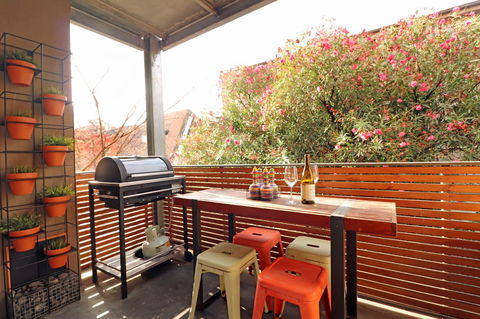 Colour Pop Fitzroy - 3 Bedroom Pet Friendly - Holiday Adelaide 7