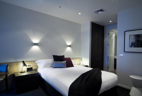 Tyrian Serviced Apartments Fitzroy - Holiday Adelaide 5