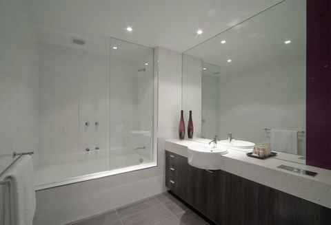 Tyrian Serviced Apartments Fitzroy - Holiday Adelaide 8