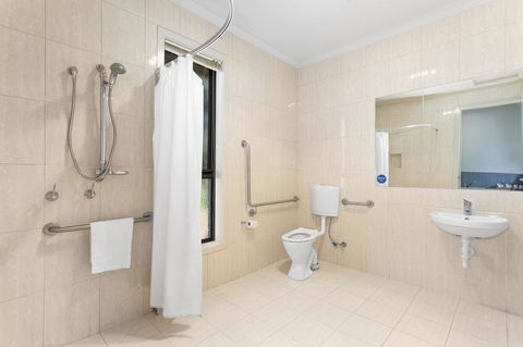Quality Hotel Point Cook - Holiday Adelaide 1