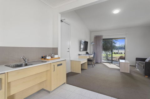 Quality Hotel Point Cook - Holiday Adelaide 10