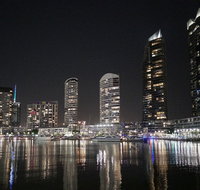 Auzzie Apartments Docklands Melbourne - Holiday Adelaide