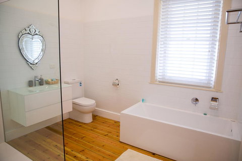 Cape Nelson Lighthouse - Holiday Adelaide 12