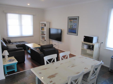 Cape Nelson Lighthouse - Holiday Adelaide 18