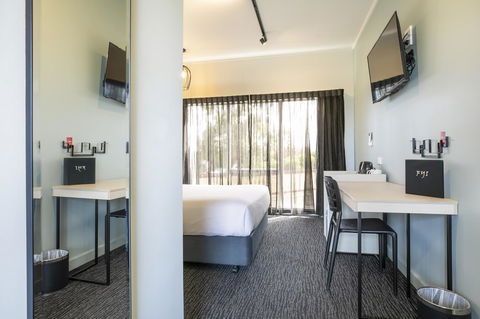 Nightcap At Excelsior Hotel - Holiday Adelaide 20