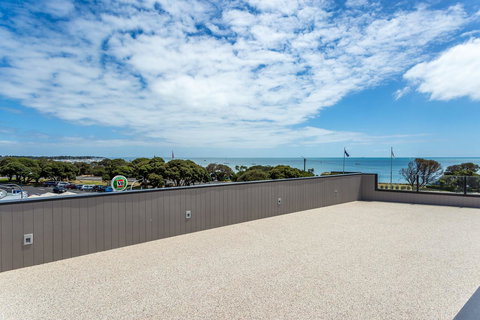 Blairgowrie Apartment 2 - On The Beach - Holiday Adelaide 12