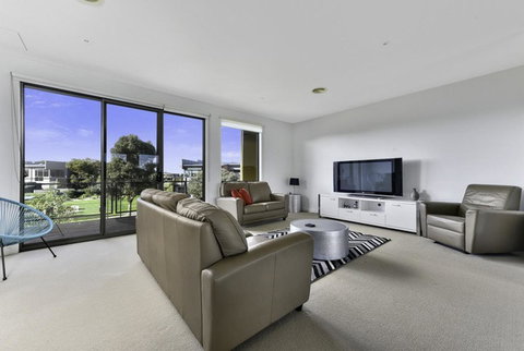 Torquay Golf Retreats - Pool, Beach, Tennis, Golf - Holiday Adelaide 0