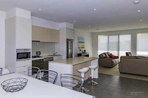Torquay Golf Retreats - Pool, Beach, Tennis, Golf - Holiday Adelaide 1