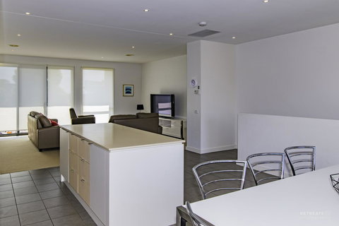 Torquay Golf Retreats - Pool, Beach, Tennis, Golf - Holiday Adelaide 3