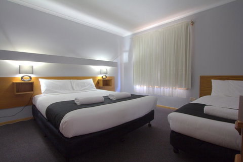 Blue Whale Motor Inn & Apartments - Holiday Adelaide 1