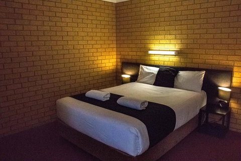Blue Whale Motor Inn & Apartments - Holiday Adelaide 10