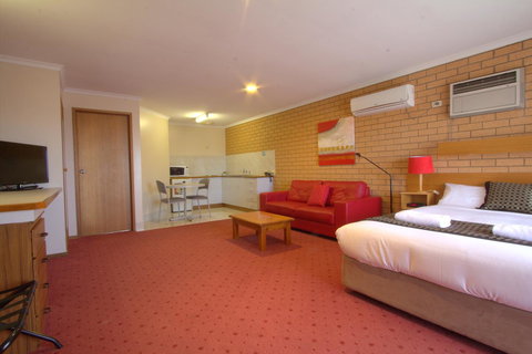 Blue Whale Motor Inn & Apartments - Holiday Adelaide 17