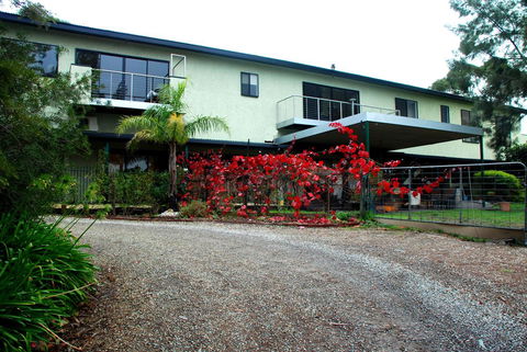 Deville At Healesville - Holiday Adelaide 10