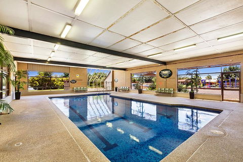 Lakeside Country Club - Holiday Adelaide 2