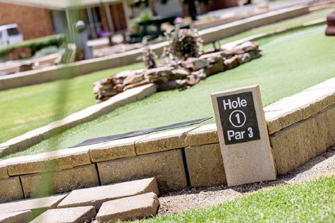 Lakeside Country Club - Holiday Adelaide 5