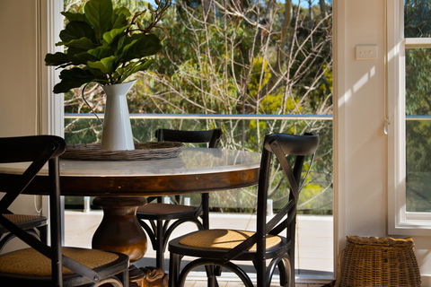 Lake Como Villa - Holiday Adelaide 5