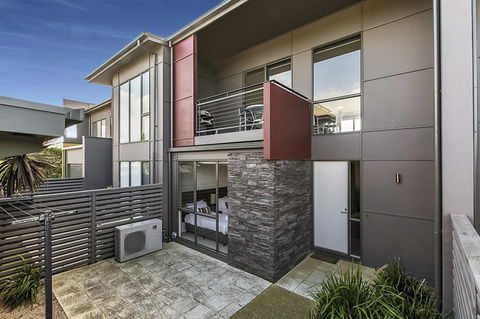 Twenty Five Coast - Holiday Adelaide 1