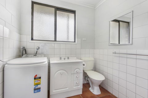 Hybiscus Waterfront Apartments - Holiday Adelaide 30