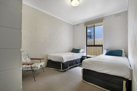 Hybiscus Waterfront Apartments - Holiday Adelaide 21