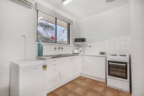 Hybiscus Waterfront Apartments - Holiday Adelaide 24