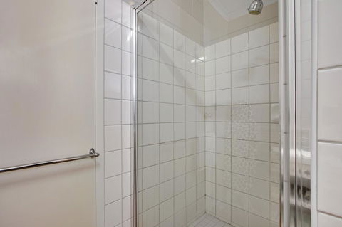 Hybiscus Waterfront Apartments - Holiday Adelaide 19