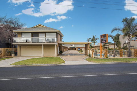 Hybiscus Waterfront Apartments - Holiday Adelaide 32