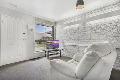 Hybiscus Waterfront Apartments - Holiday Adelaide 27
