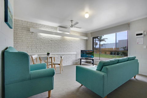 Hybiscus Waterfront Apartments - Holiday Adelaide 18
